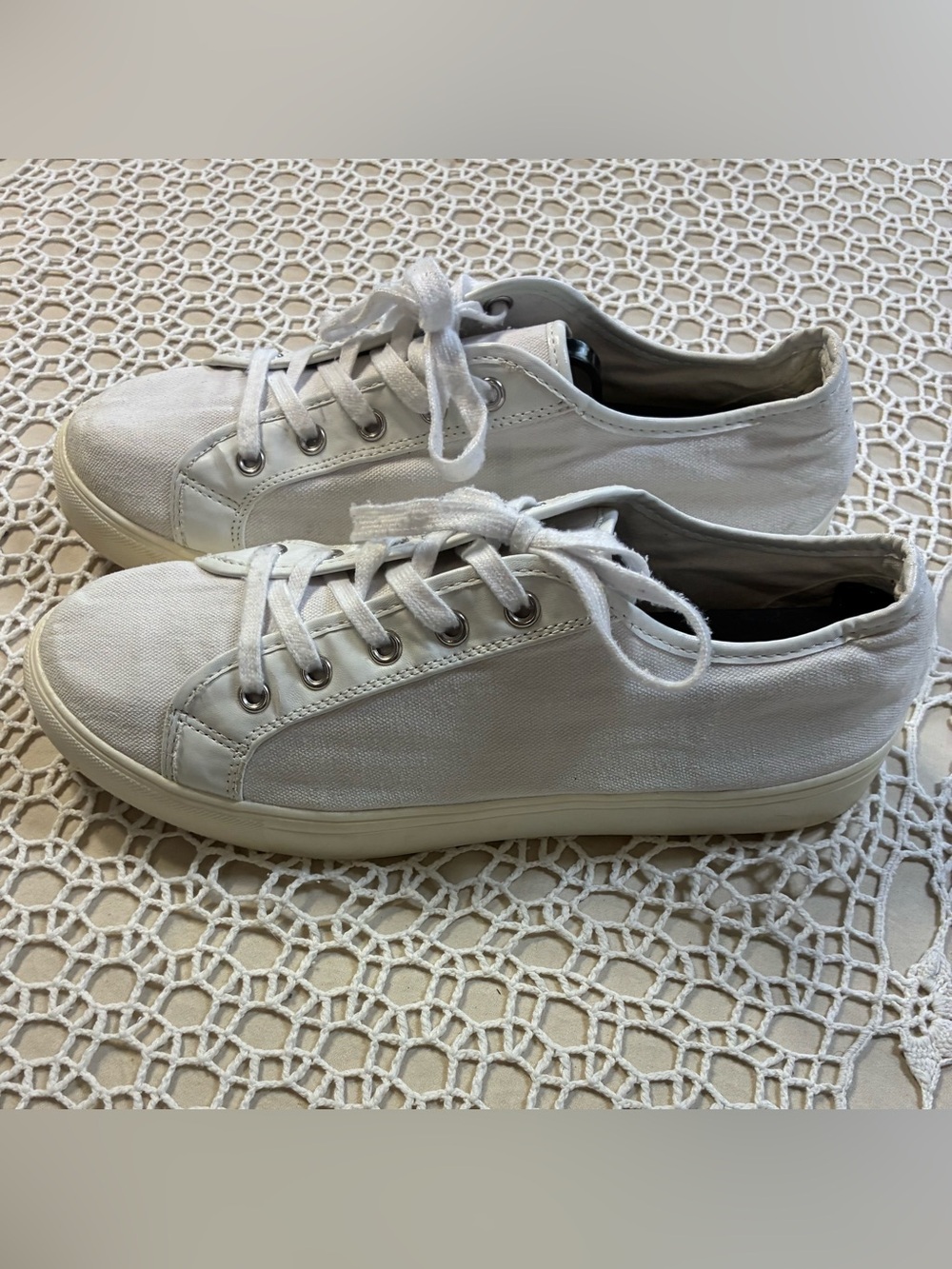 LOFT White Low-Top Canvas Sneakers for Ladies